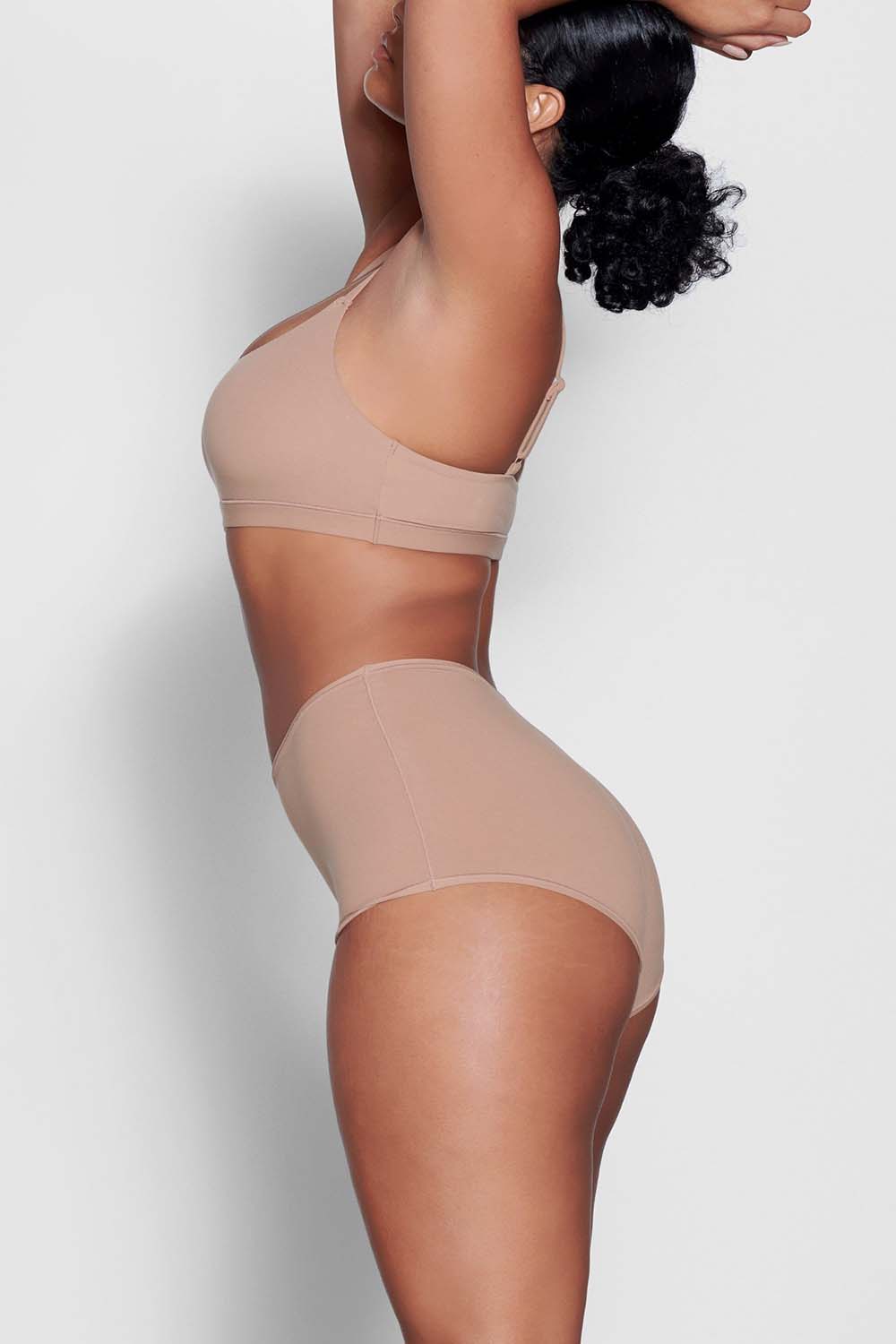 תמונת כל הלוק של BOYSHORT